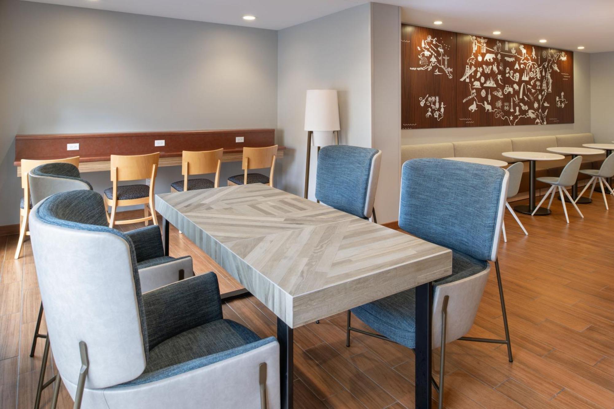 Towneplace Suites By Marriott Олимпия Екстериор снимка